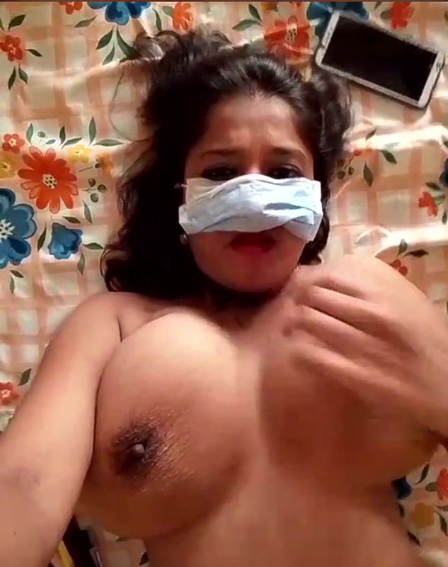 Horney Bigg boobs Aunty