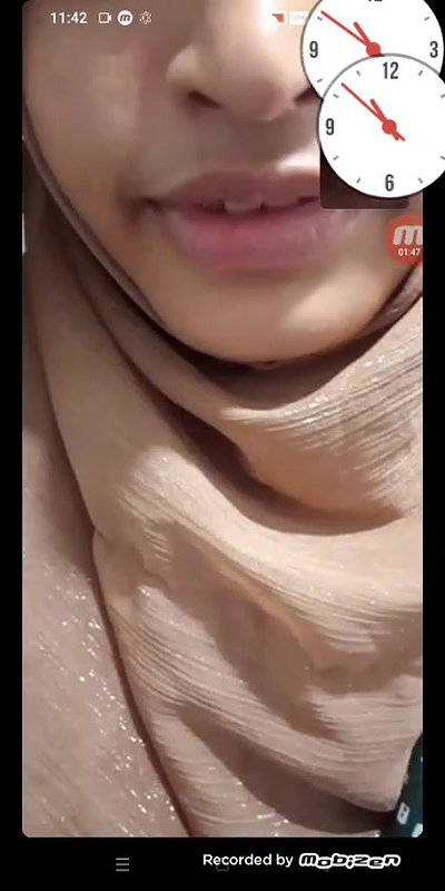 Hijabi Larki Ne Karaye Choot Or Mummay K Darshan