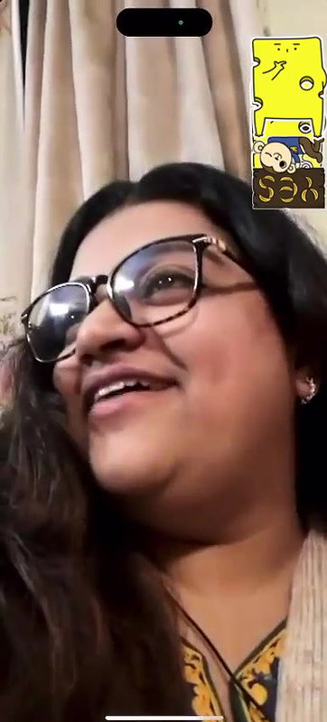 Pakistani Babe Boobs Showing in VC Wid BF 1