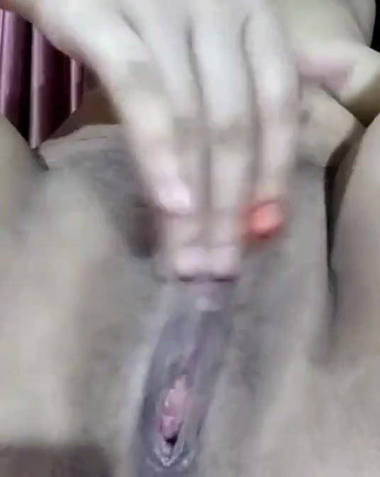 beautiful girl pussy rubbing video