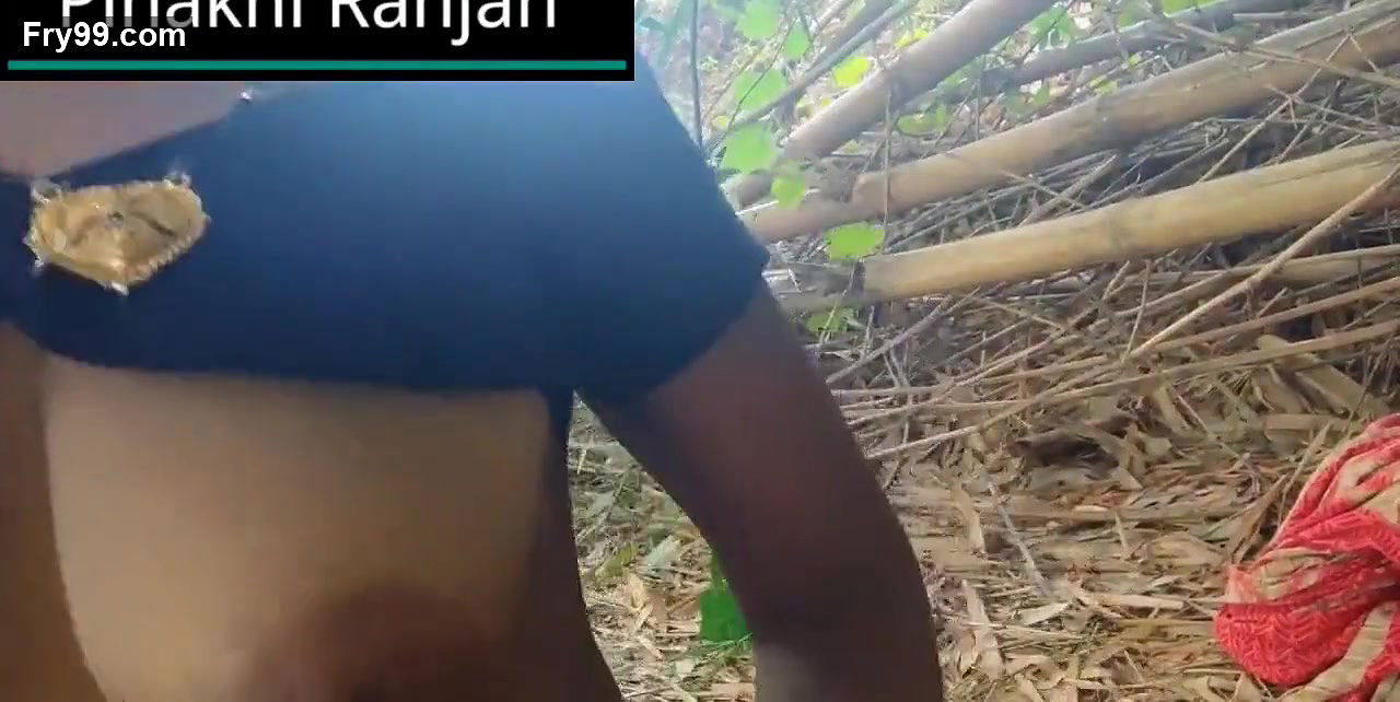 Indian aunty fingering jangal sex