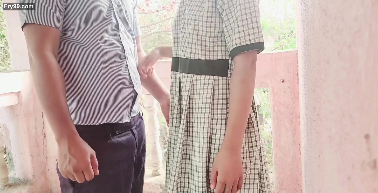 Indian college girl hard fucking in outdoor