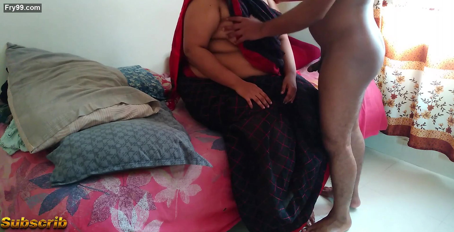 Indian desi Priya aunty blouse less hanging Boobs cut my pubic hair while I fucked her & destroyed Pussy & cum inside
