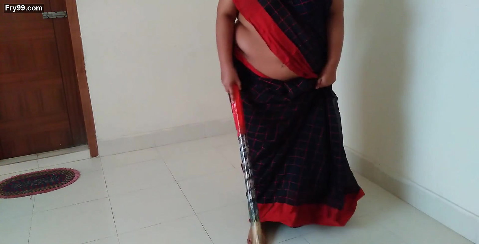 Indian hot aunty was sweeping the house when neighbor boy saw her & fucked – Desi Sex (Part-2)