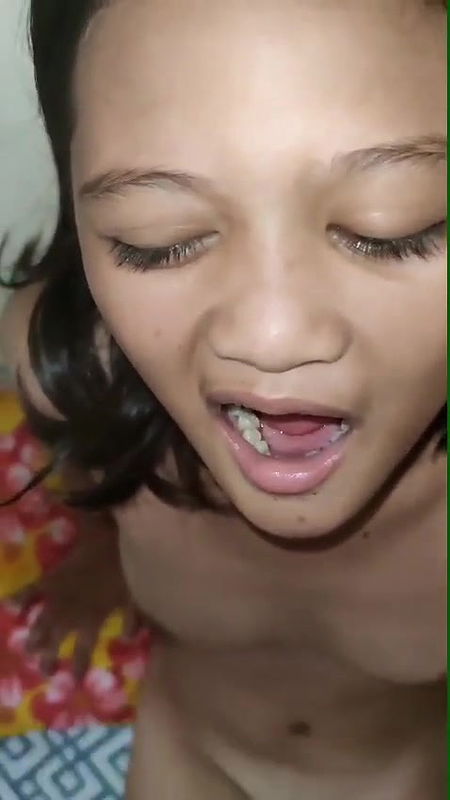 nepali ladki ko chusaya muh me hi gira t