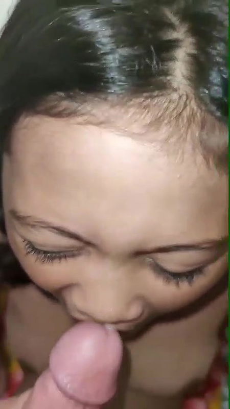 nepali ladki ko chusaya muh me hi gira t