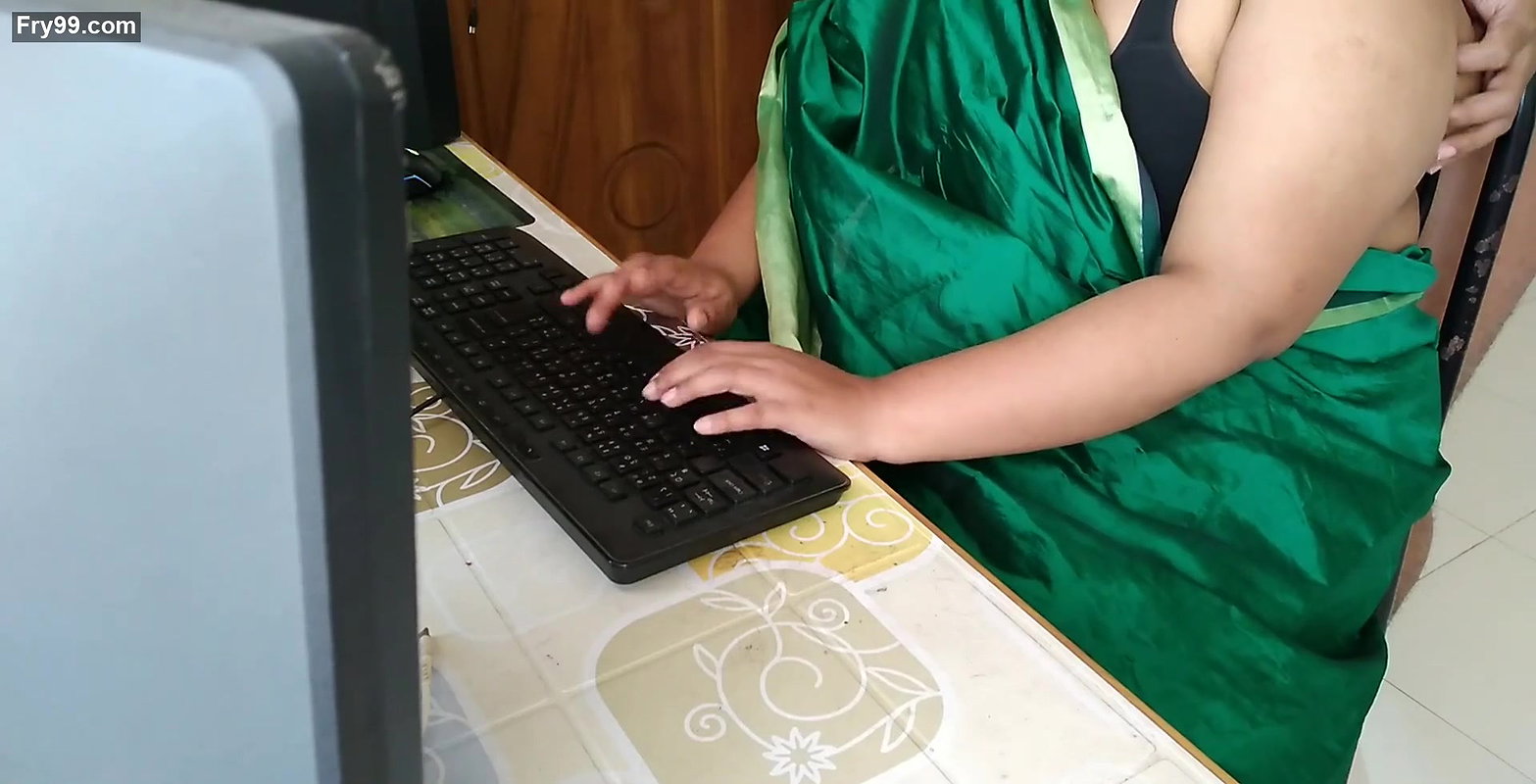 Rahul Big Tits Tina mam ko mast choda (Indian Office Secretary fucks sexy busty boss on chair while working on computer)