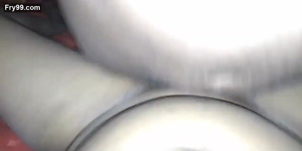 Soya tha nai bhabhi ne aakar pen khol kar land chusne Laga