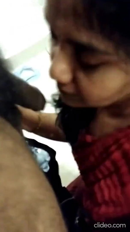2 chennai beautiful housewife sucking hubbys friend dick