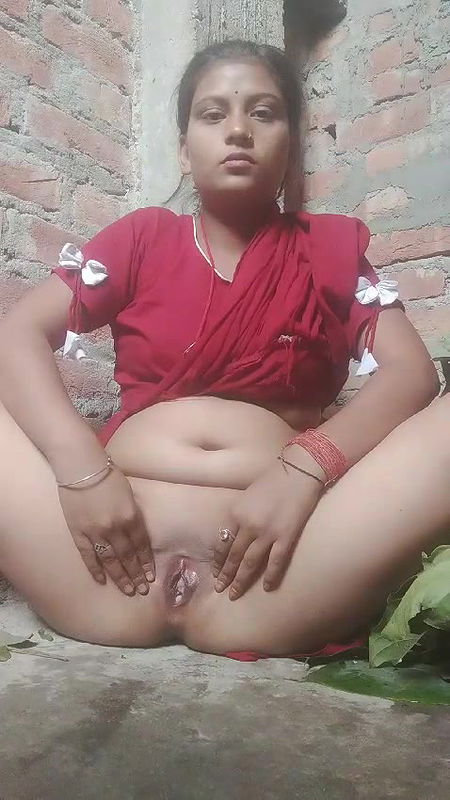 Cute desi village girlfriend showing her wet juicy pussy in front of camera