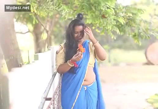 Bhabhiji Horny looks