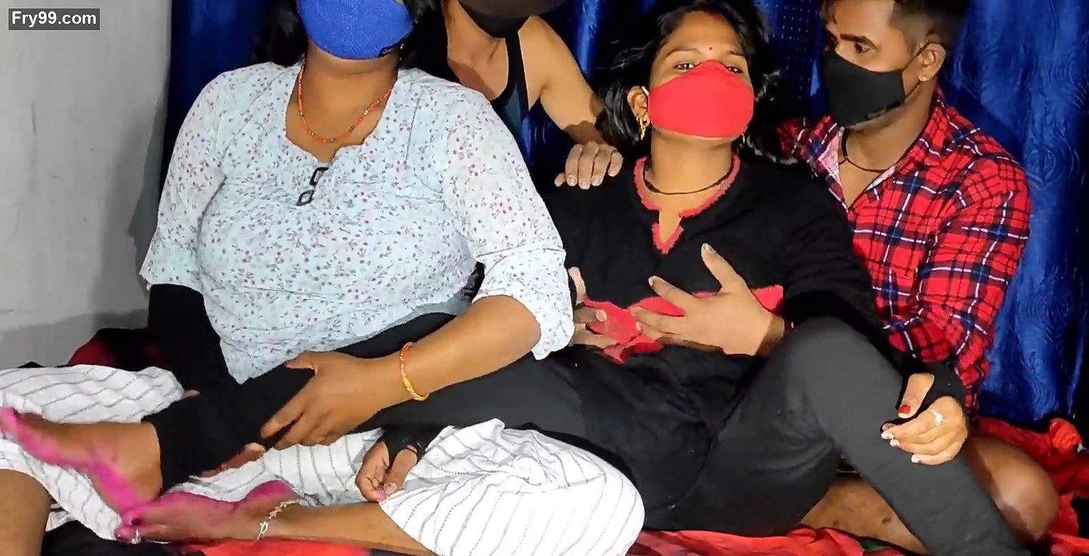 Indian desi womens and 2boyfrinds full hard chudai