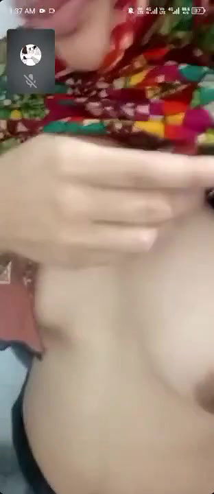 Paki Gf Showing in call