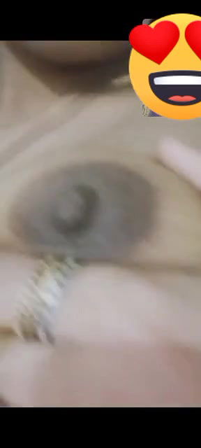 Young Boudi Showing Boobs