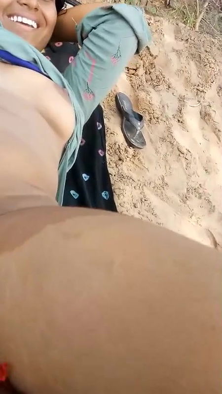 desi randi ko jungle me nangi karke sab dikhwaya