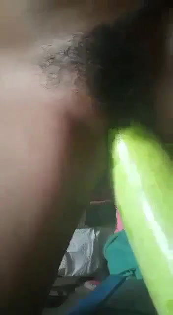 bhabhi ne lamba lauki chut me ghusaya