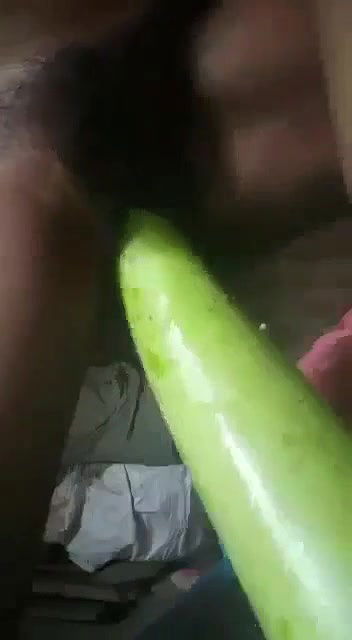 bhabhi ne lamba lauki chut me ghusaya