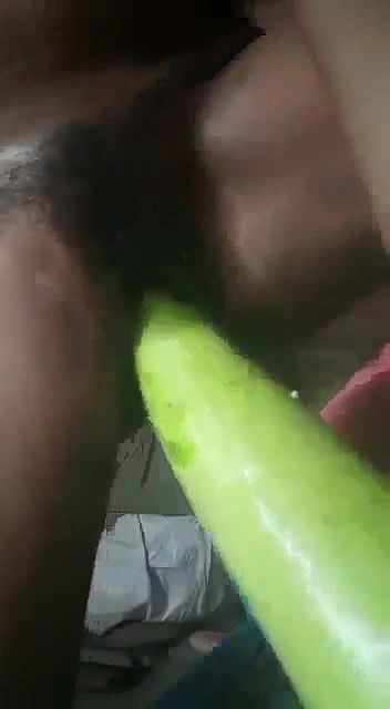 bhabhi ne lamba lauki chut me ghusaya