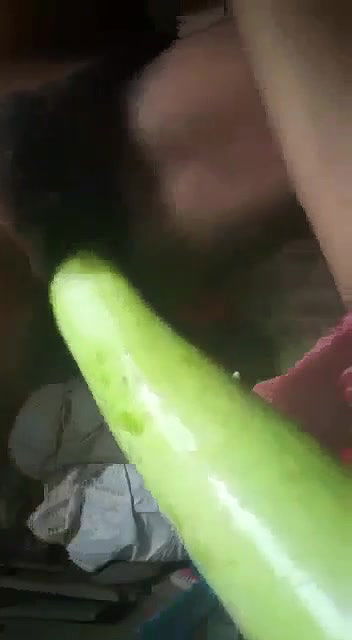 bhabhi ne lamba lauki chut me ghusaya