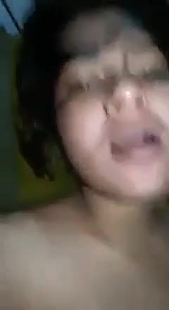 girl making nude video