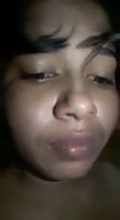 girl making nude video