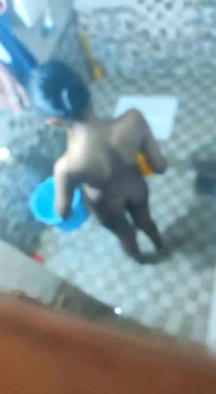 Bhabhi Captured While Bathing