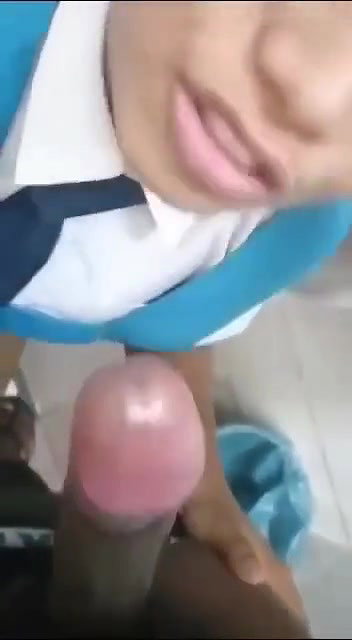 Desi Jawan Larki Ki Bathroom Main Chudai