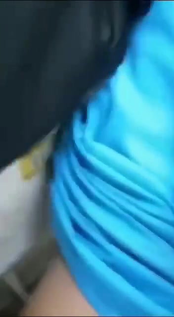 Desi Jawan Larki Ki Bathroom Main Chudai