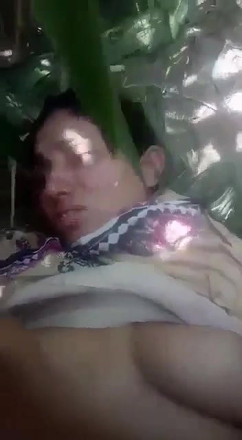 Village lady fucked by lover in the farm