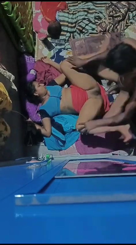 blue saree aunty sex with hubby