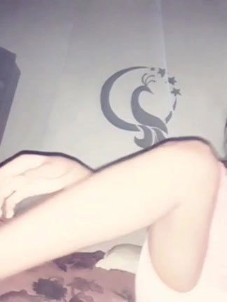 So beautiful gf showing her nude body