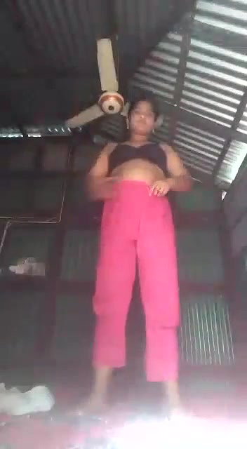 undress and pussy fingering