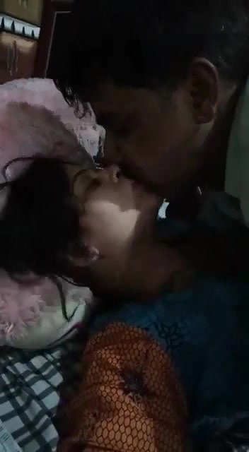 hot kissing