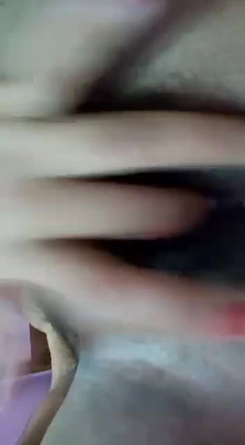 hot girl nude show and pussy fingering