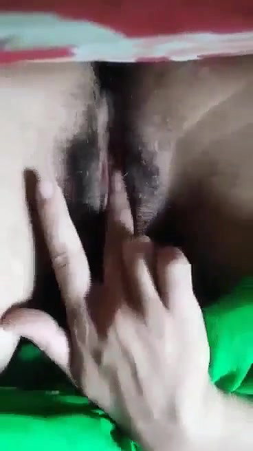 pussy show and fingering