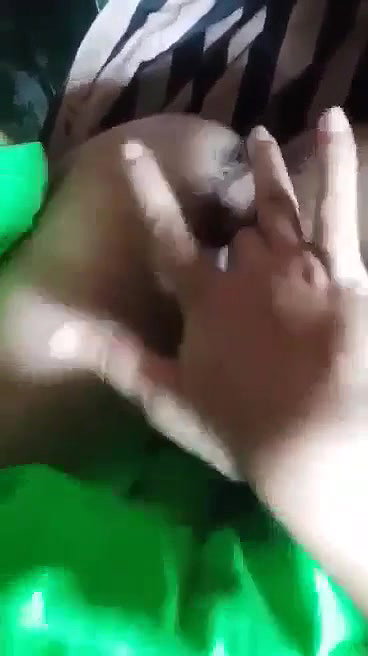 pussy show and fingering