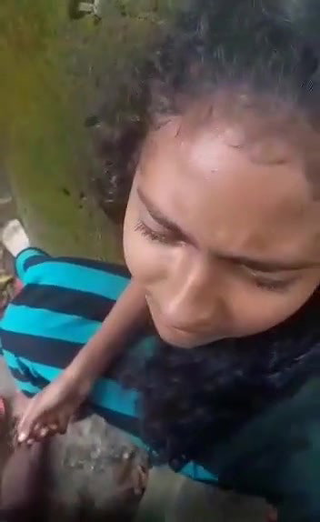 Sinhala (lanken) girl outdoor blowjob and ass show