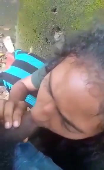Sinhala (lanken) girl outdoor blowjob and ass show