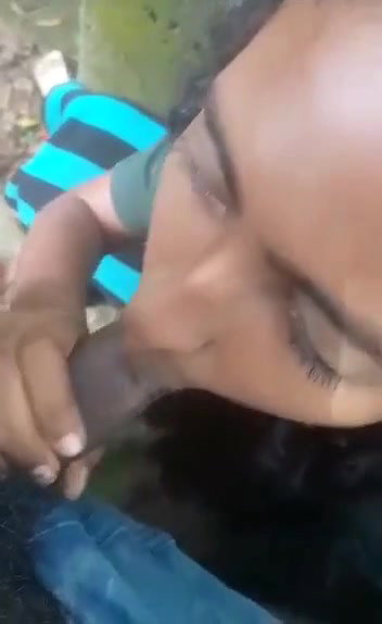Sinhala (lanken) girl outdoor blowjob and ass show