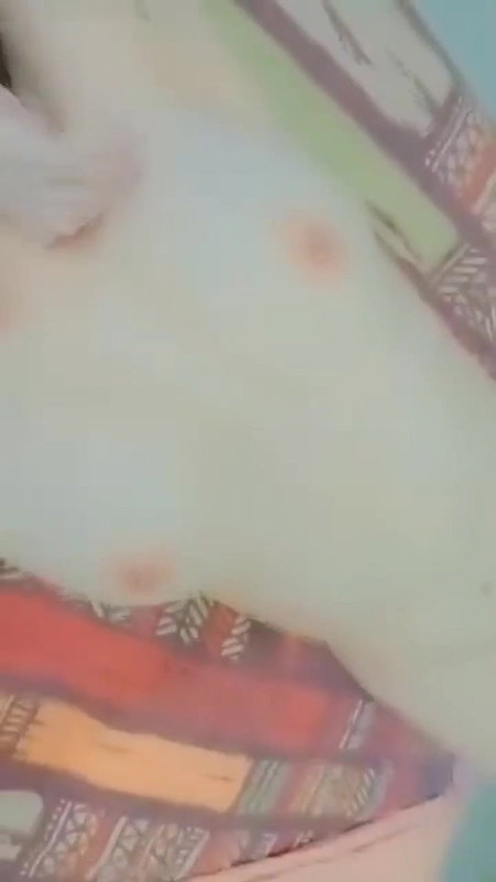 Extreemly Beautiful Girl Showing Asset 2