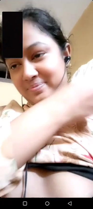 Indian Girl Ne Boobs Show Kiye Video Call Per