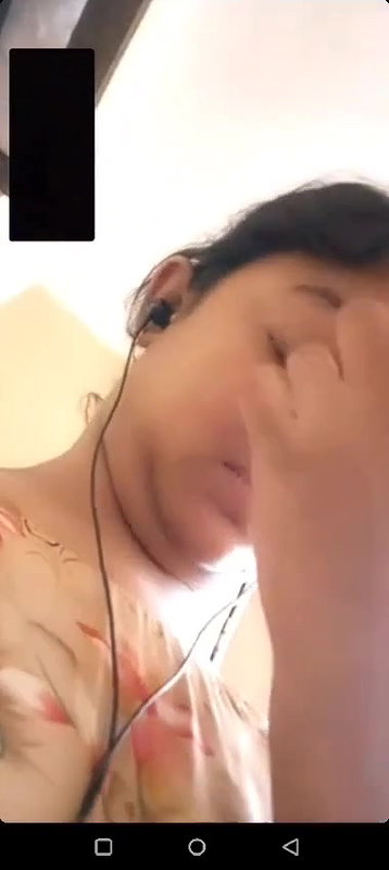 Indian Girl Ne Boobs Show Kiye Video Call Per