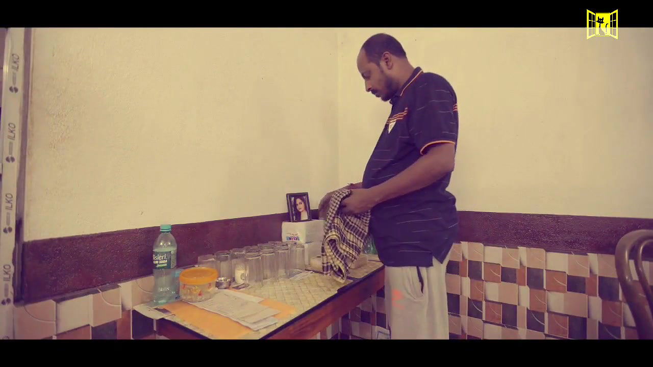 Broken – Khirki Originals