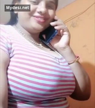 Bhabhiji showing sidepose