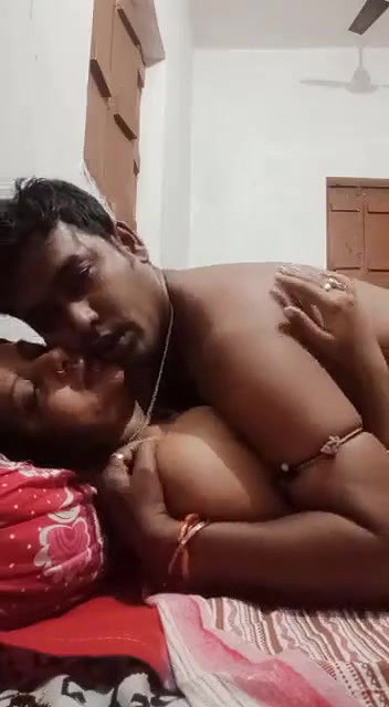 aunty fucked by young guy