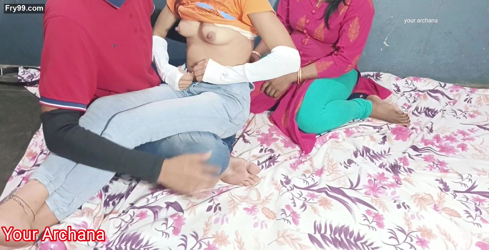 Maa ke samne souteela Baap ne beti ko chud diya with hindi audio