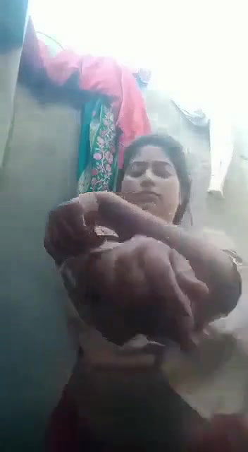 Paki lady showing big boobs