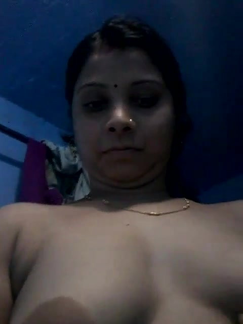 boudi making nude video