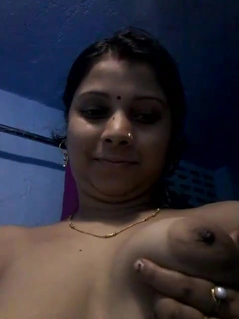 boudi making nude video
