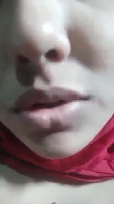 hijabi girl nude show and pussy fuck with cucumber